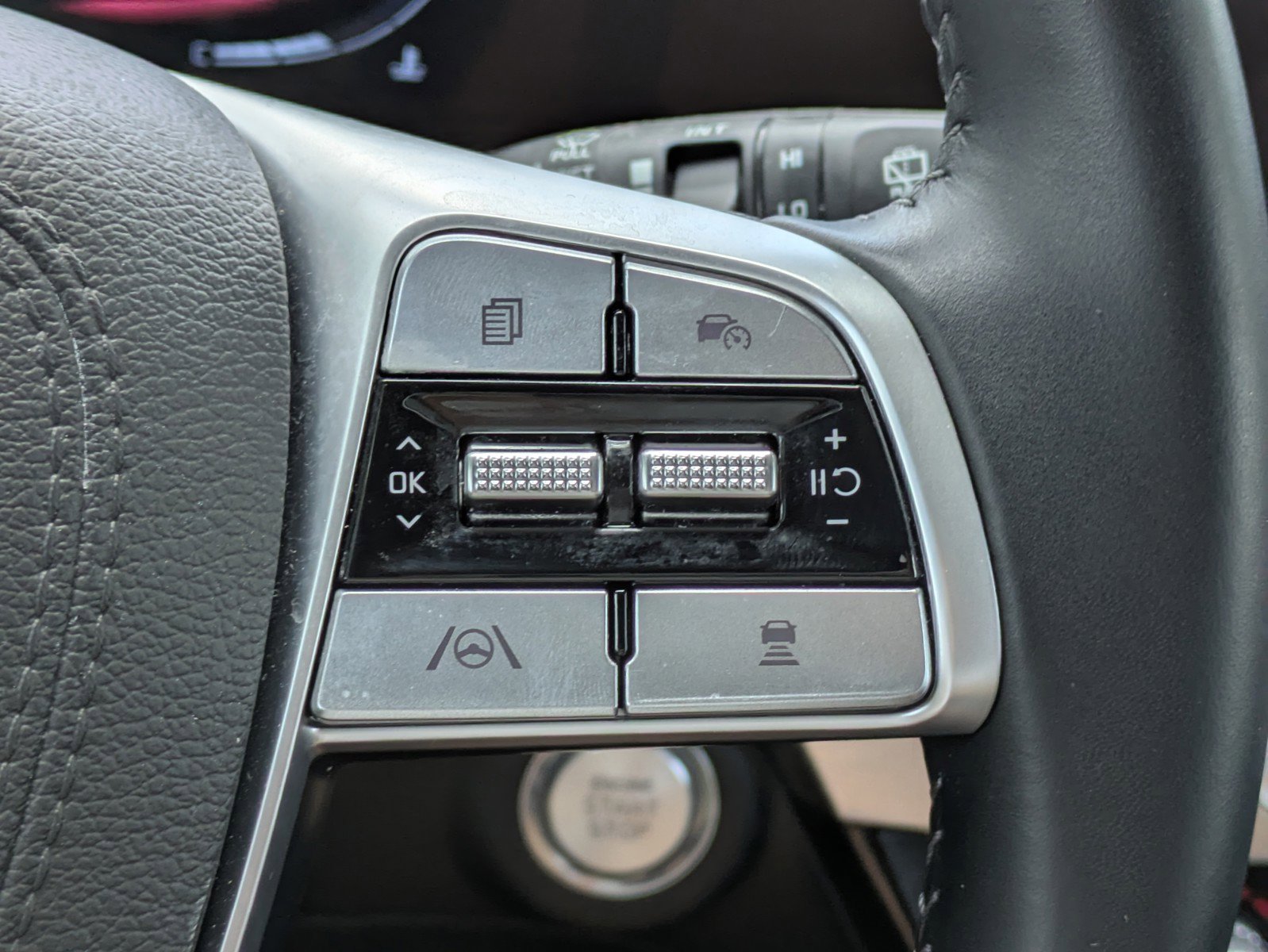 Certified 2025 Kia Telluride LX image 19