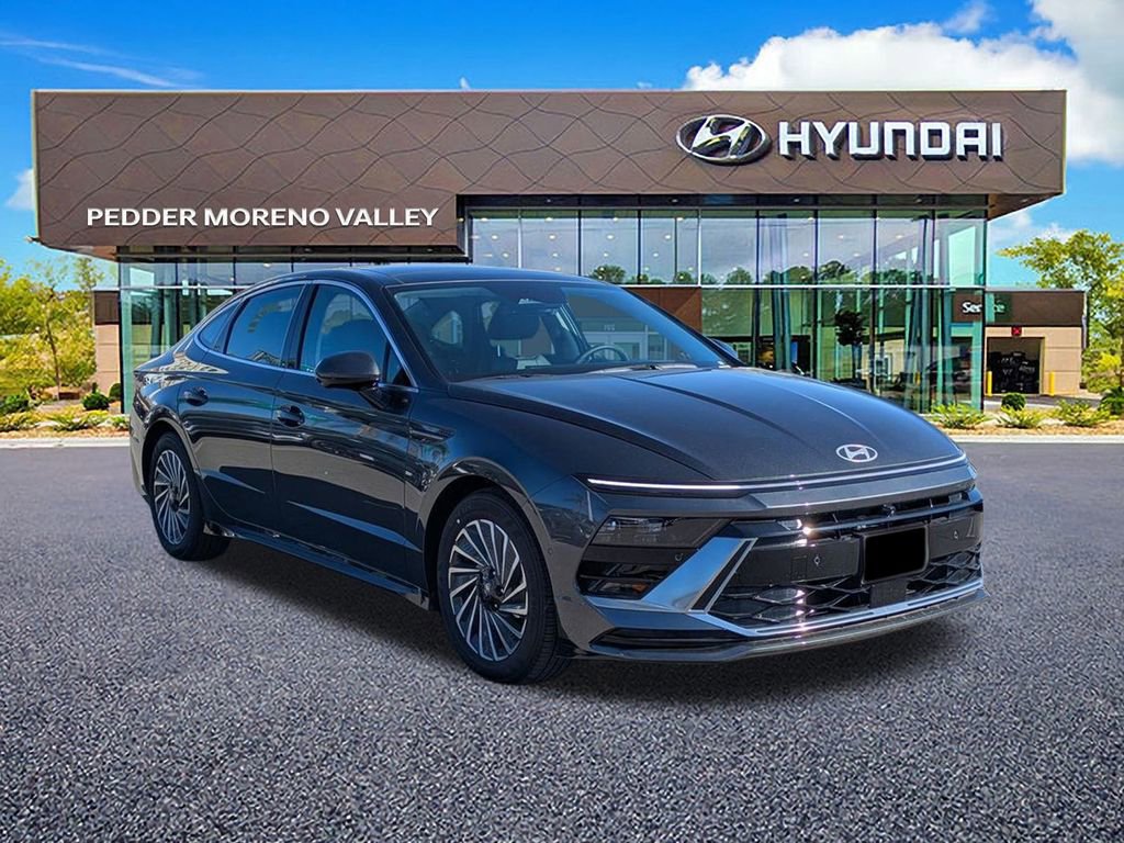 New 2025 Hyundai Sonata Limited image 8