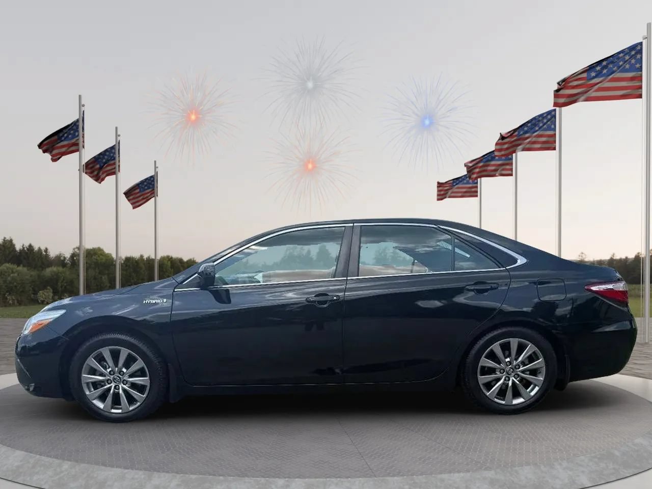 Used 2015 Toyota Camry XLE w/ Moonroof Package FWD image 2
