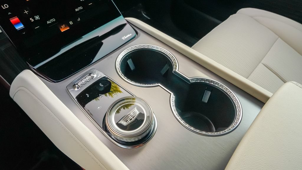 New 2027 Cadillac Vistiq Sport AWD/4WD image 18
