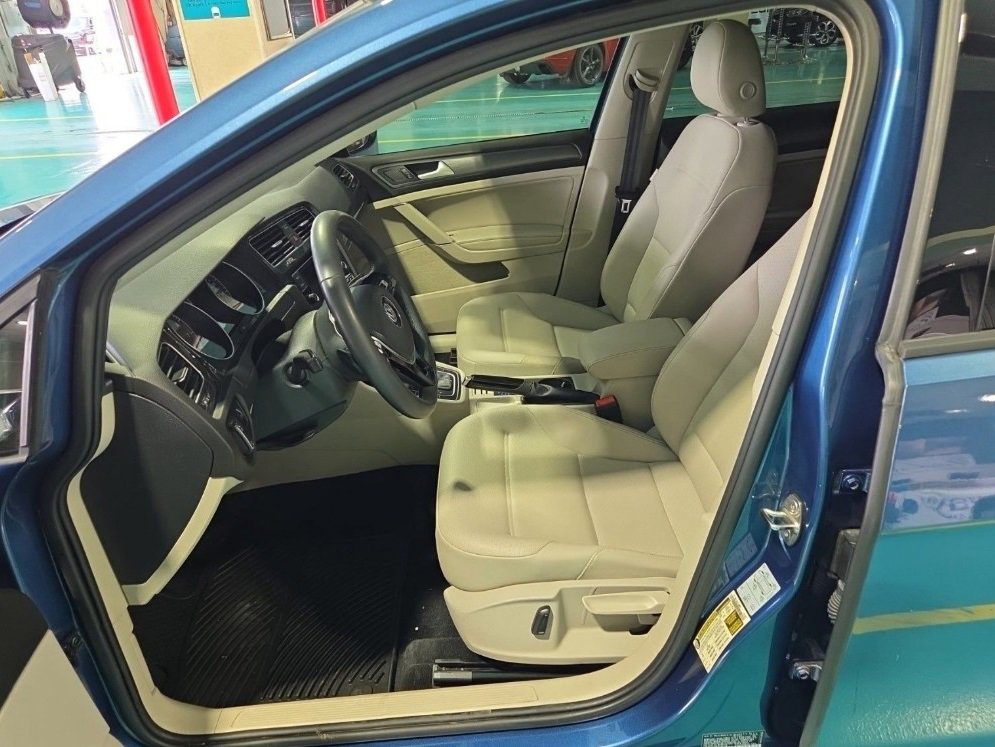 Used 2021 Volkswagen Golf 1.4T TSI image 27