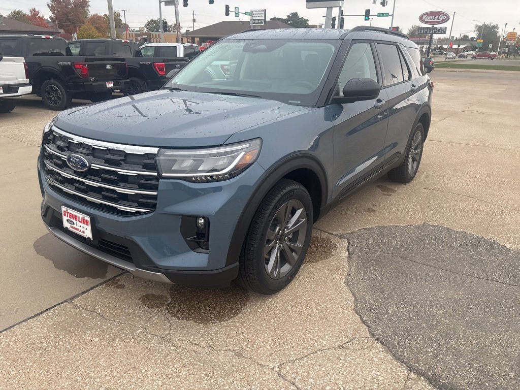 New 2026 Ford Explorer Active image 2