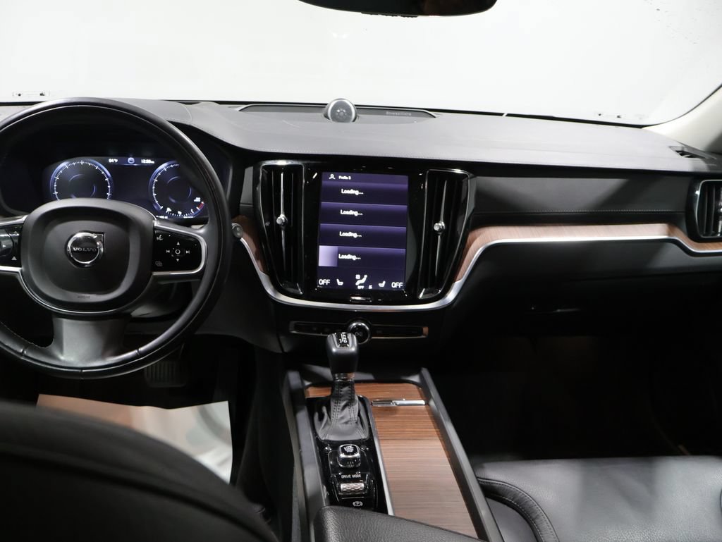 Used 2020 Volvo V60 T5 Cross Country AWD/4WD image 15