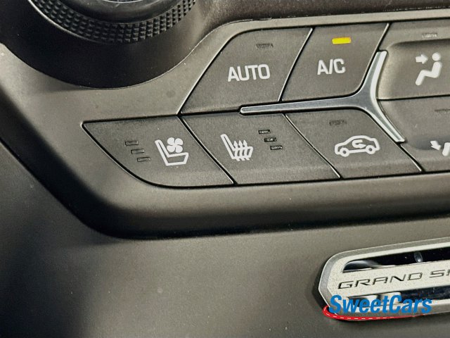 Used 2018 Chevrolet Corvette Grand Sport RWD image 27