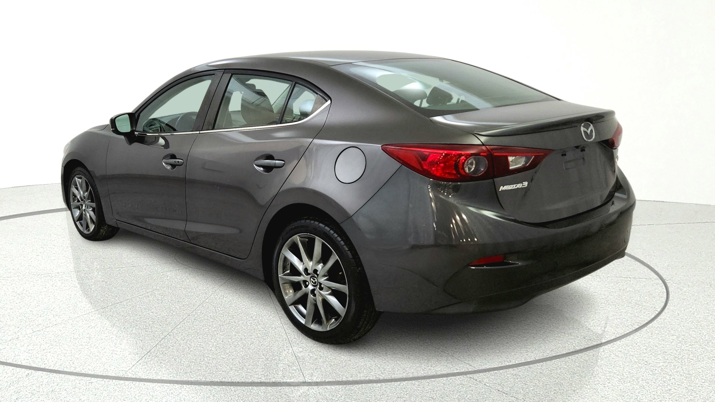 Used 2018 MAZDA MAZDA3 Touring FWD image 5