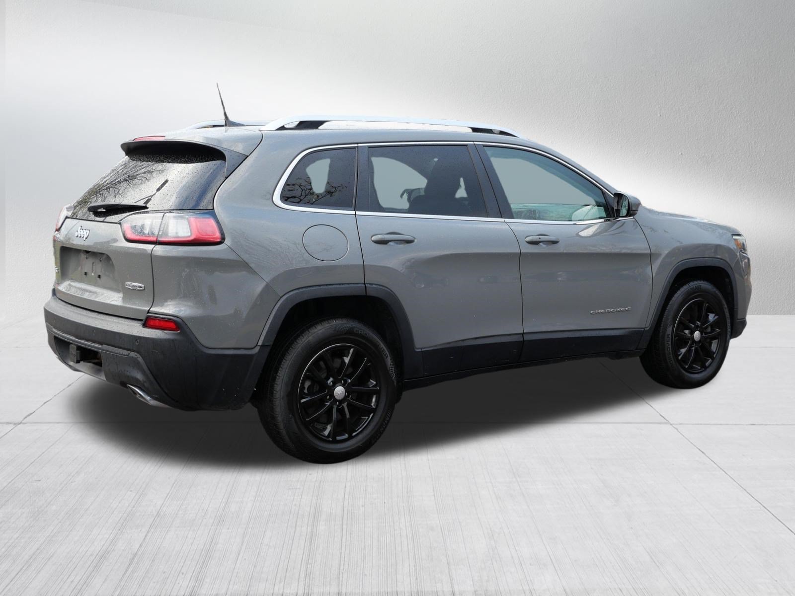 Used 2020 Jeep Cherokee Latitude Plus w/ Cold Weather Group AWD/4WD image 7