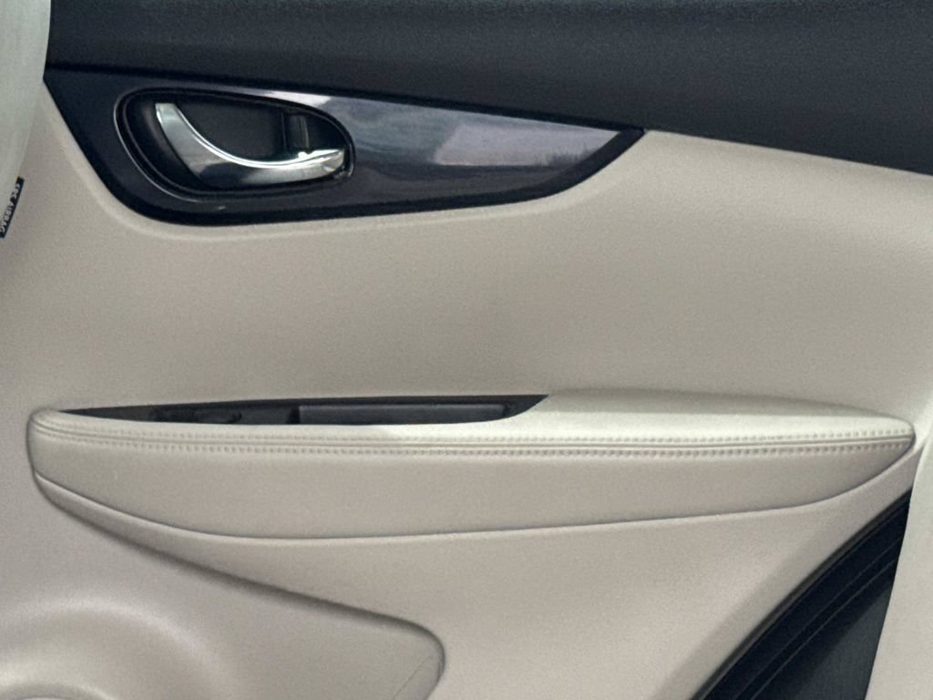 Certified 2019 Nissan Rogue Sport SL w/ Premium Package FWD image 14