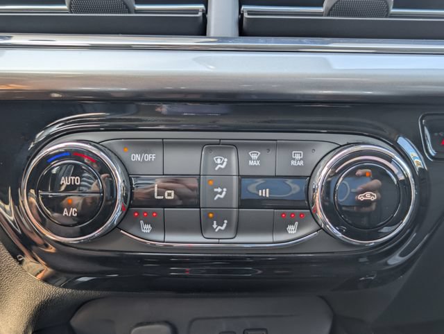 Used 2026 Chevrolet Trax LT w/ Driver Confidence Package FWD image 24