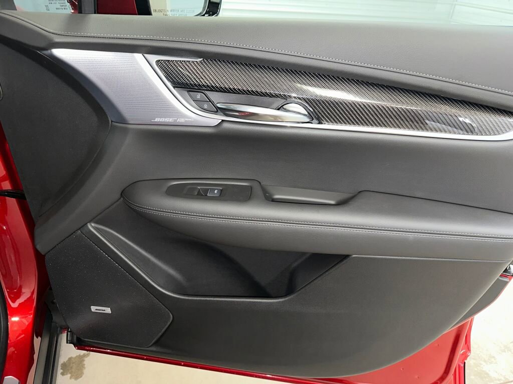 Certified 2025 Cadillac XT6 Sport w/ Technology Package image 40