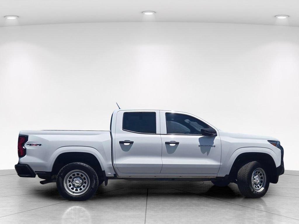 Used 2025 Chevrolet Colorado W/T AWD/4WD image 3