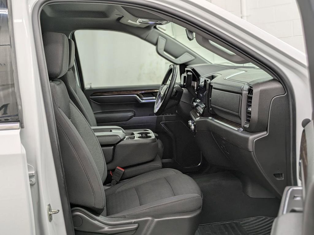 Used 2023 GMC Sierra 1500 SLE w/ Enhanced Capability Package AWD/4WD image 19