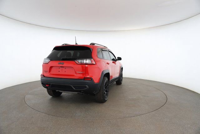 Used 2019 Jeep Cherokee Trailhawk w/ Cold Weather Group image 16