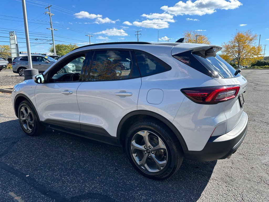 Used 2025 Ford Escape ST-Line Select AWD/4WD image 10