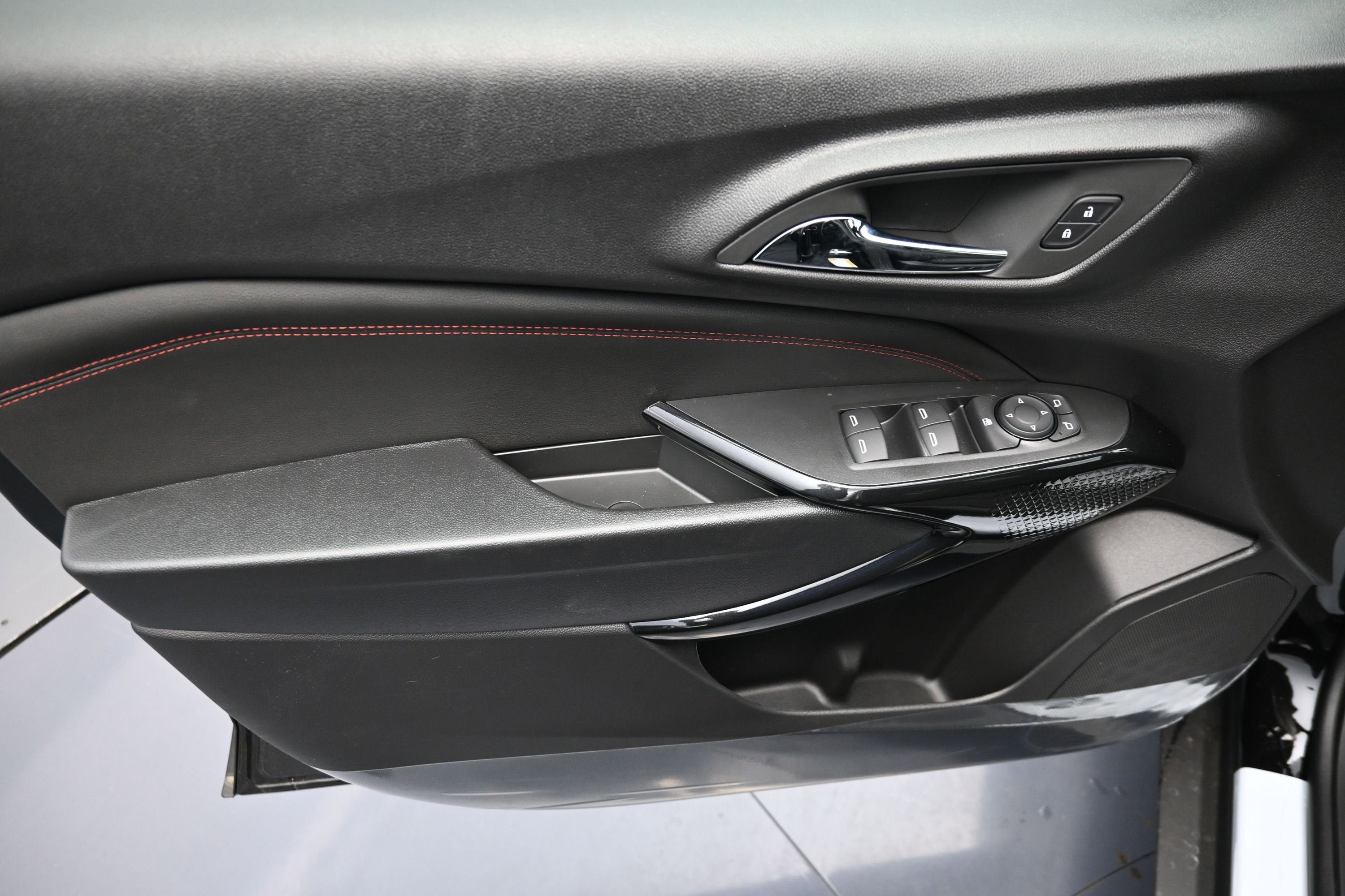 New 2026 Chevrolet Trax RS FWD image 24