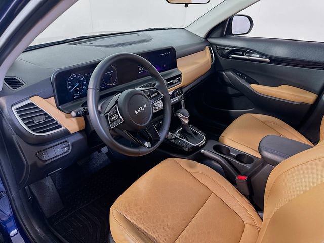 Used 2025 Kia Seltos EX w/ EX Sunroof Package image 11