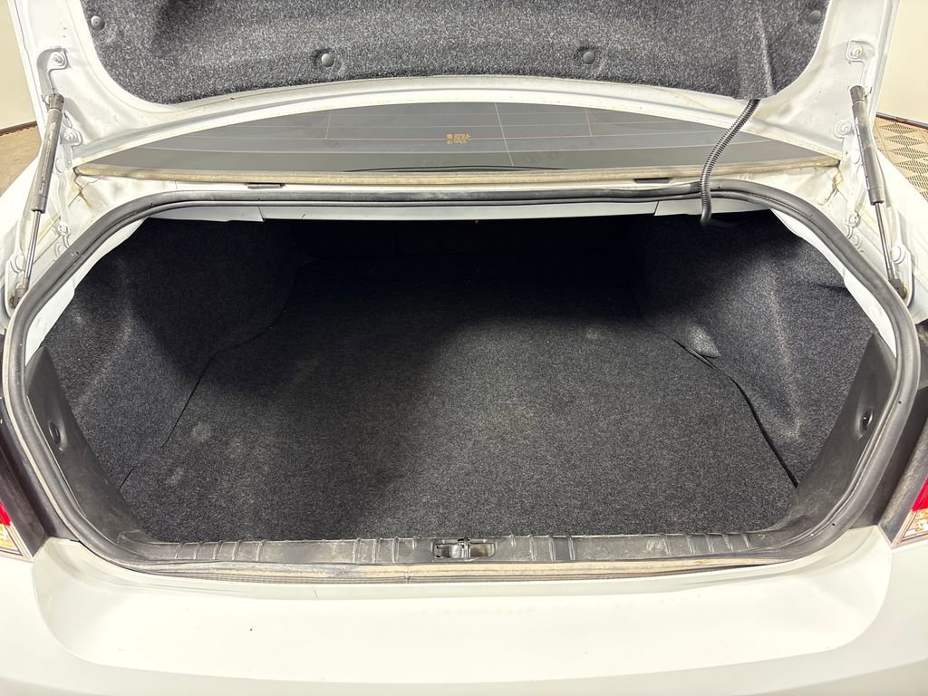 Used 2011 Chevrolet Impala LT FWD image 25