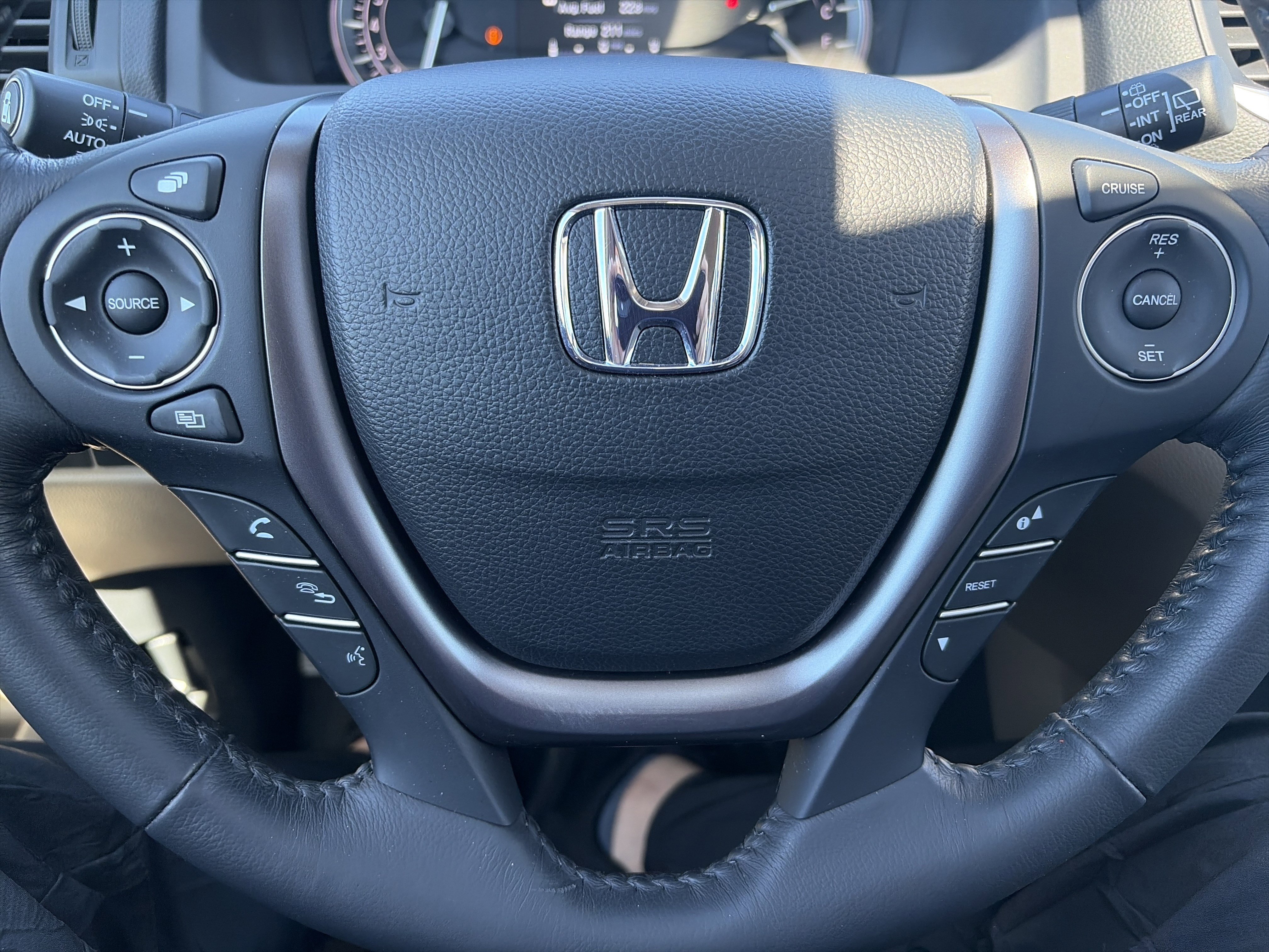 Used 2018 Honda Pilot EX-L image 11