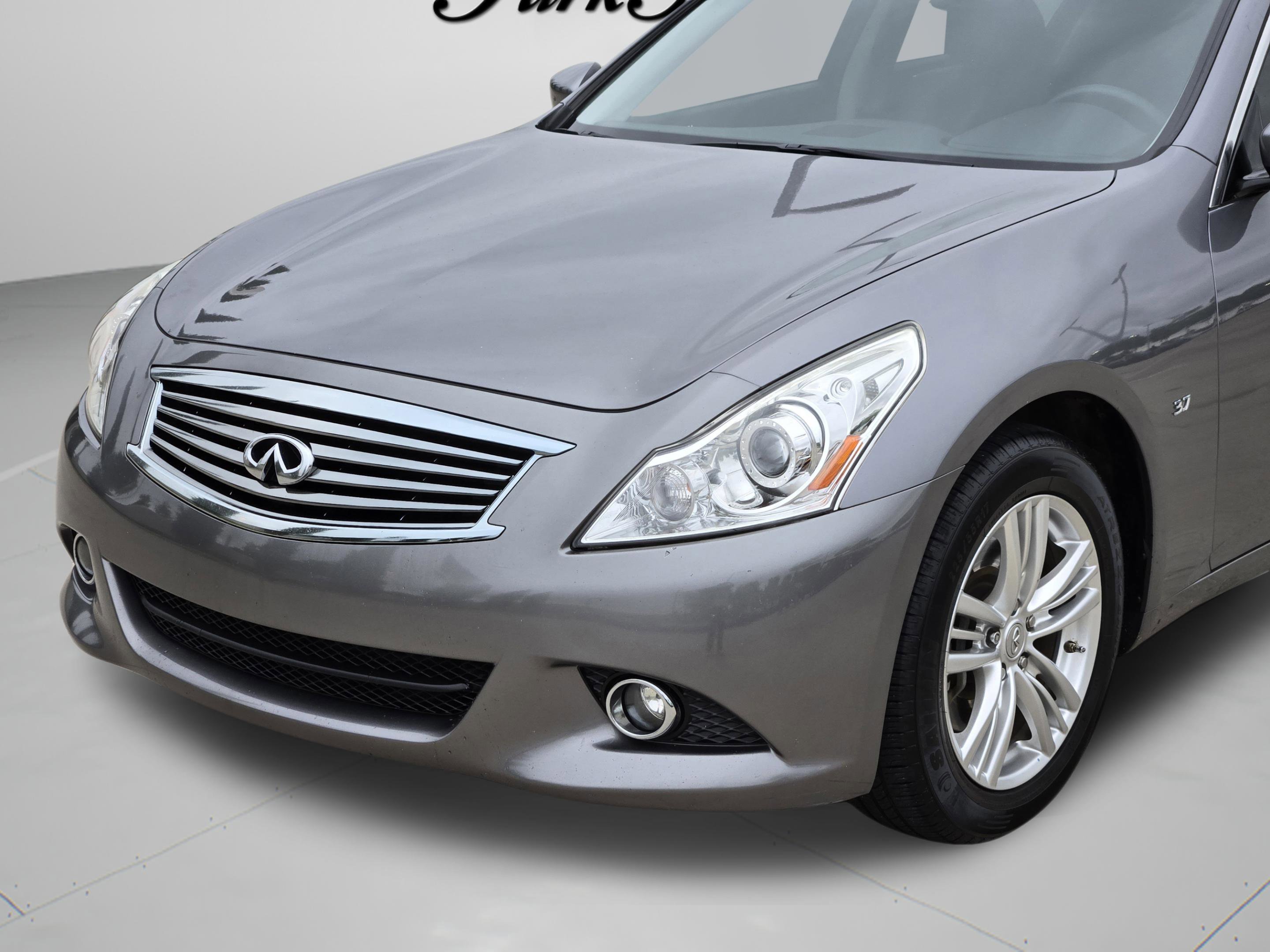 Used 2015 INFINITI Q40 w/ Navigation Package RWD image 33