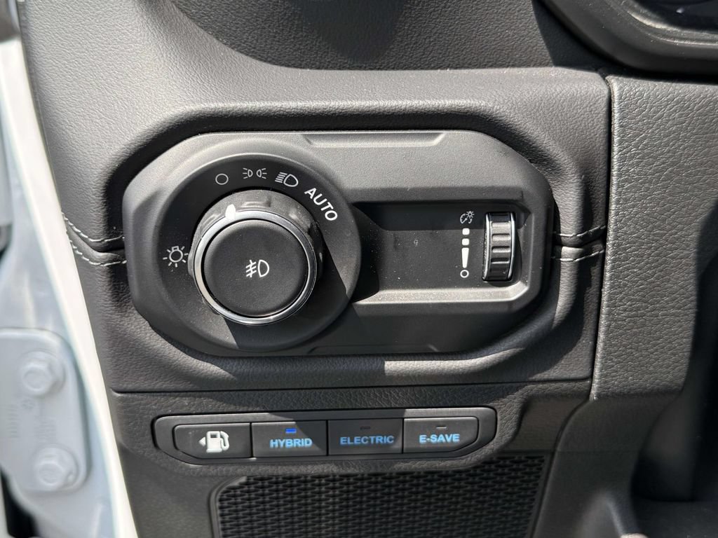 Used 2024 Jeep Wrangler High Altitude AWD/4WD image 25