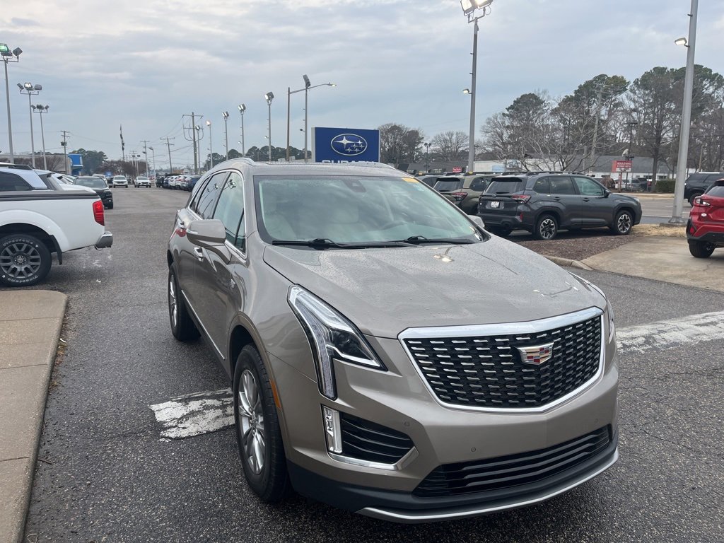 Used 2022 Cadillac XT5 Premium Luxury image 2