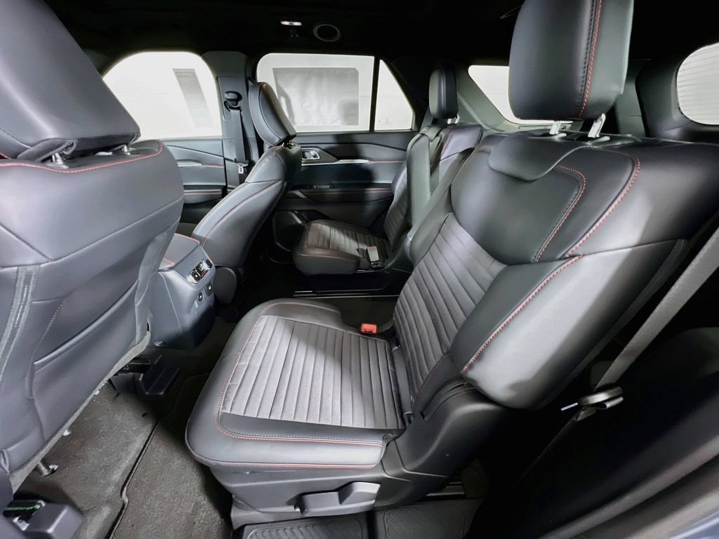 New 2026 Ford Explorer ST-Line w/ ST-Line Street Pack AWD/4WD image 30