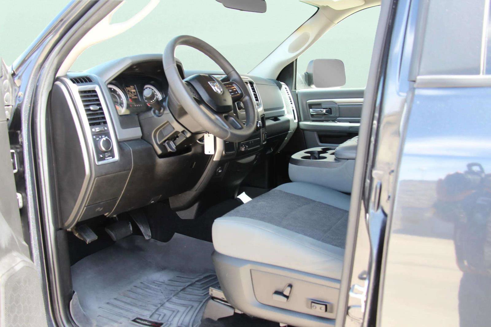 Used 2018 RAM 3500 SLT w/ Protection Group image 13