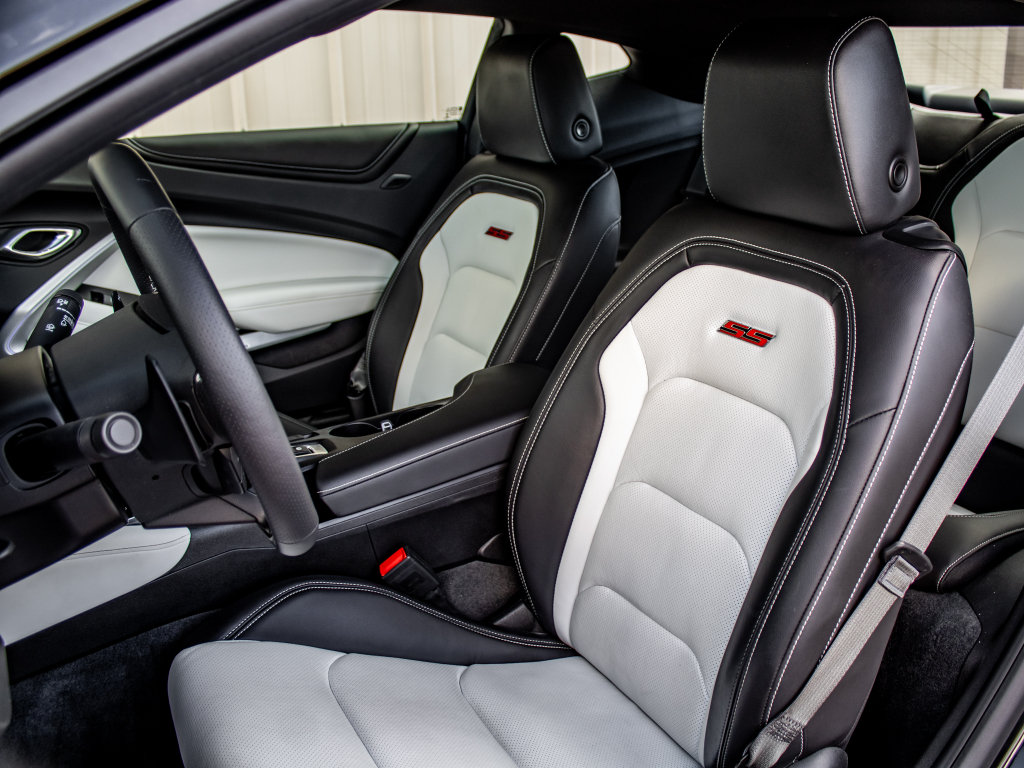 Used 2016 Chevrolet Camaro SS RWD image 21