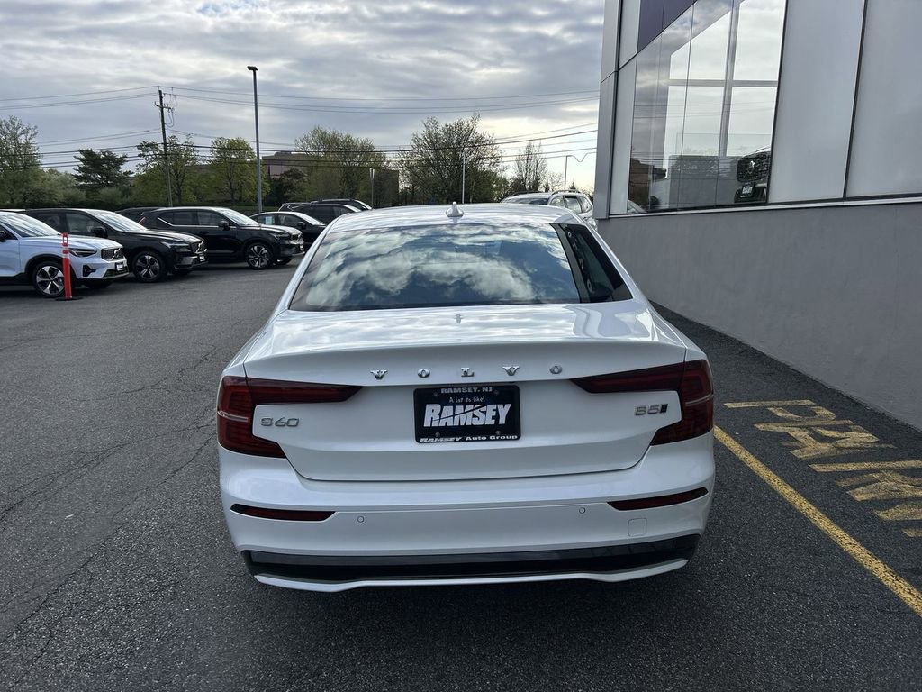 Certified 2025 Volvo S60 B5 Core AWD/4WD image 26