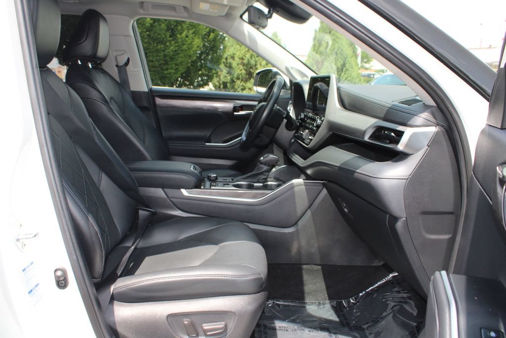 Used 2021 Toyota Highlander Platinum AWD/4WD image 10