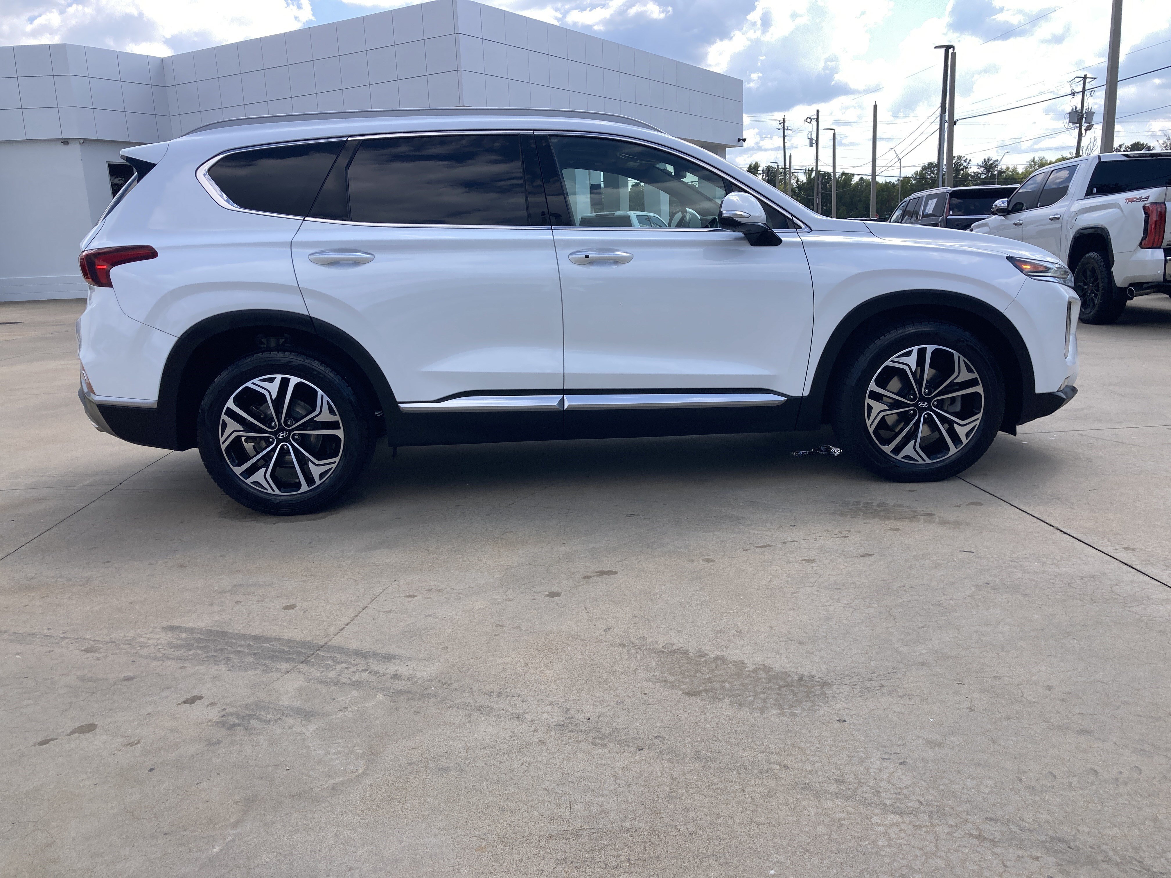 Used 2019 Hyundai Santa Fe FWD image 4