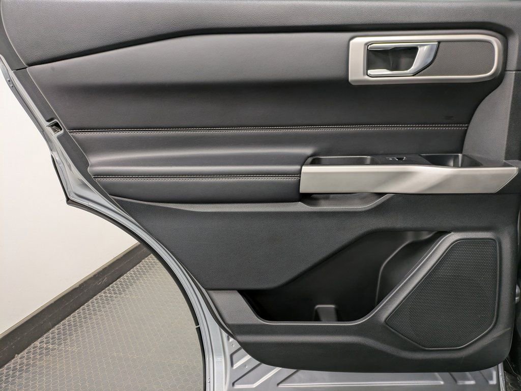 Used 2022 Ford Explorer XLT w/ Class IV Trailer Tow Package image 21