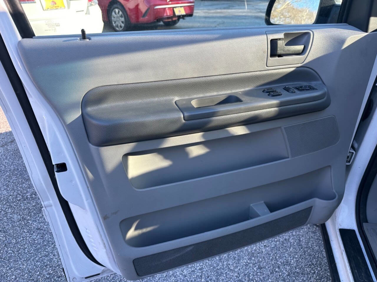 Used 2005 Ford Freestar SES image 11