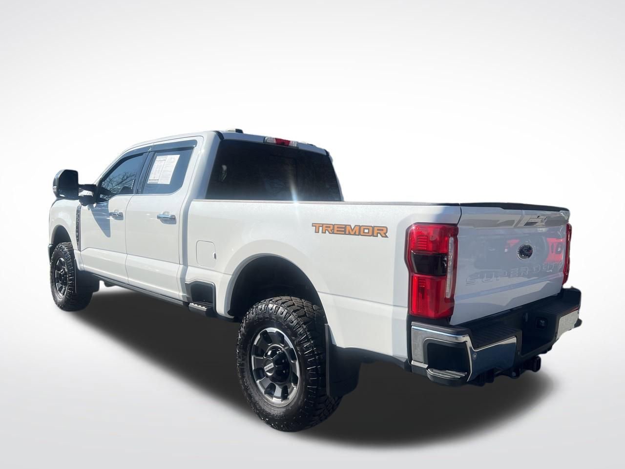 Used 2024 Ford F350 Lariat w/ Lariat Ultimate Package image 3