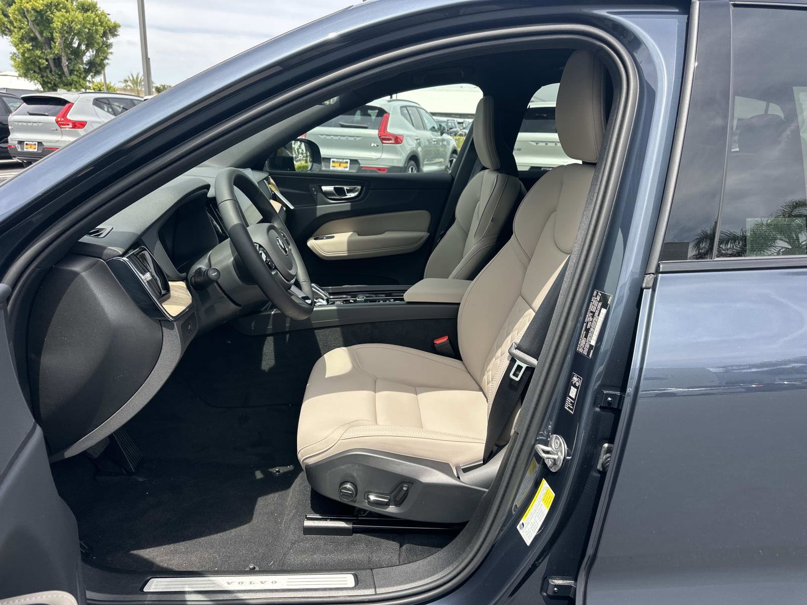 New 2026 Volvo XC60 B5 Core w/ Climate Package AWD/4WD image 13