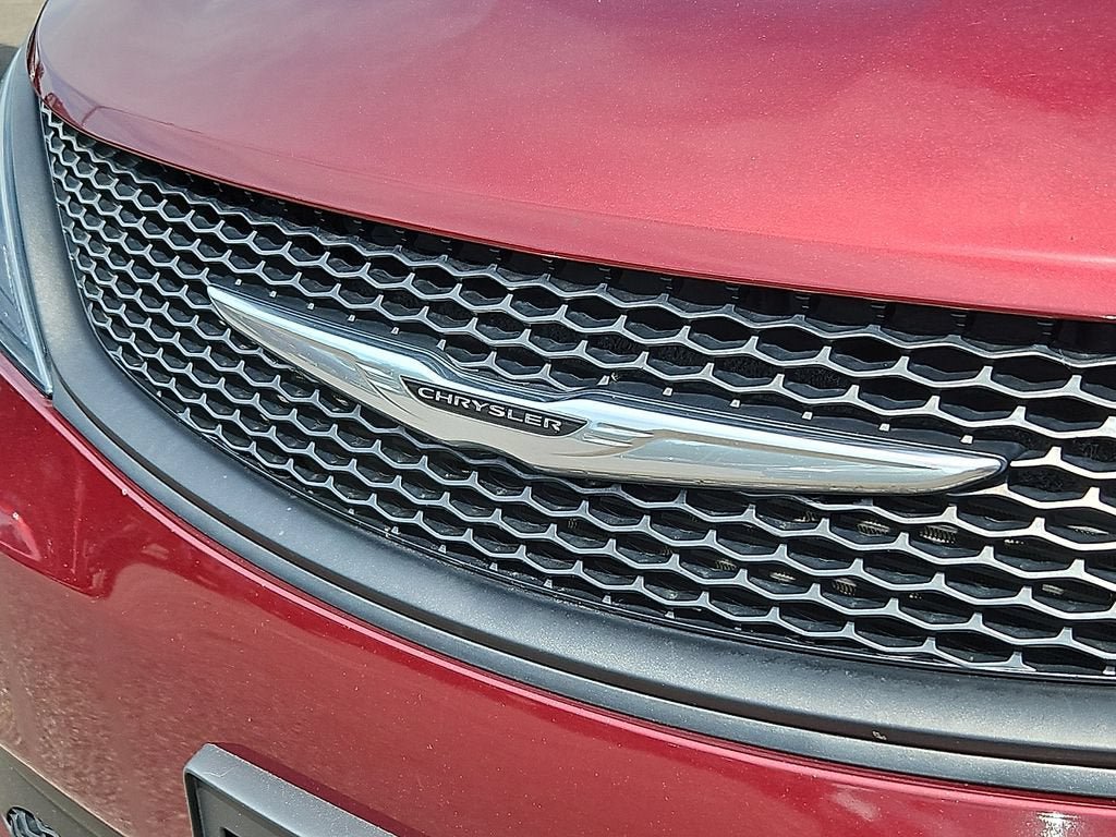 Used 2023 Chrysler Voyager LX FWD image 30