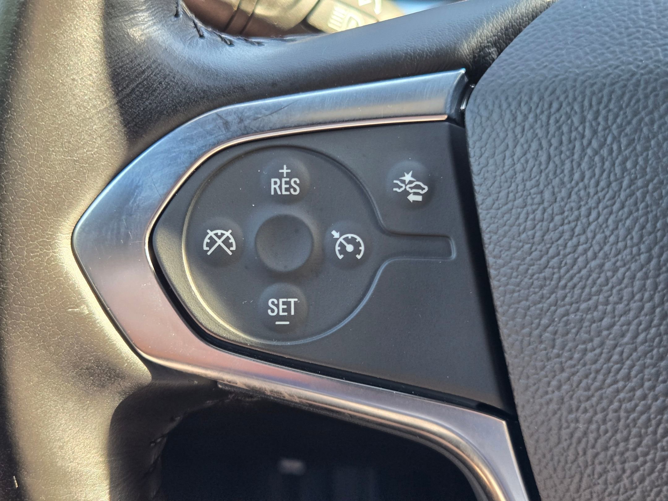 Used 2022 Chevrolet Traverse LT AWD/4WD image 27
