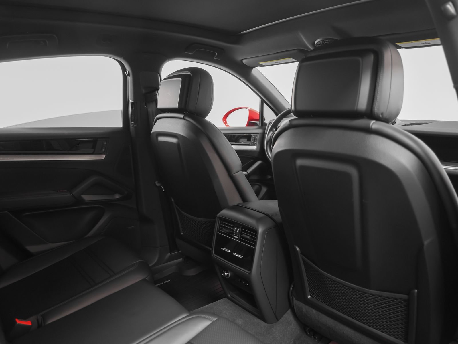 Certified 2024 Porsche Cayenne Coupe AWD/4WD image 23