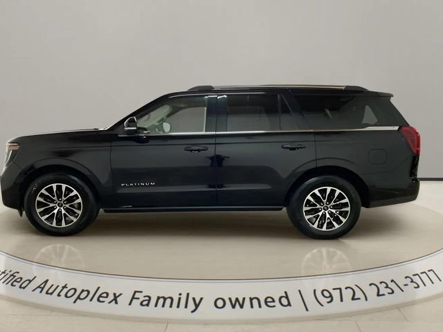 Used 2025 Ford Expedition Platinum AWD/4WD image 2