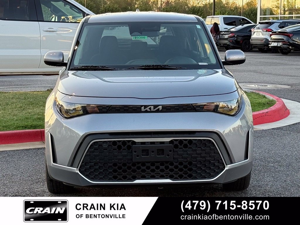 Certified 2025 Kia Soul LX w/ LX Technology Package FWD image 2