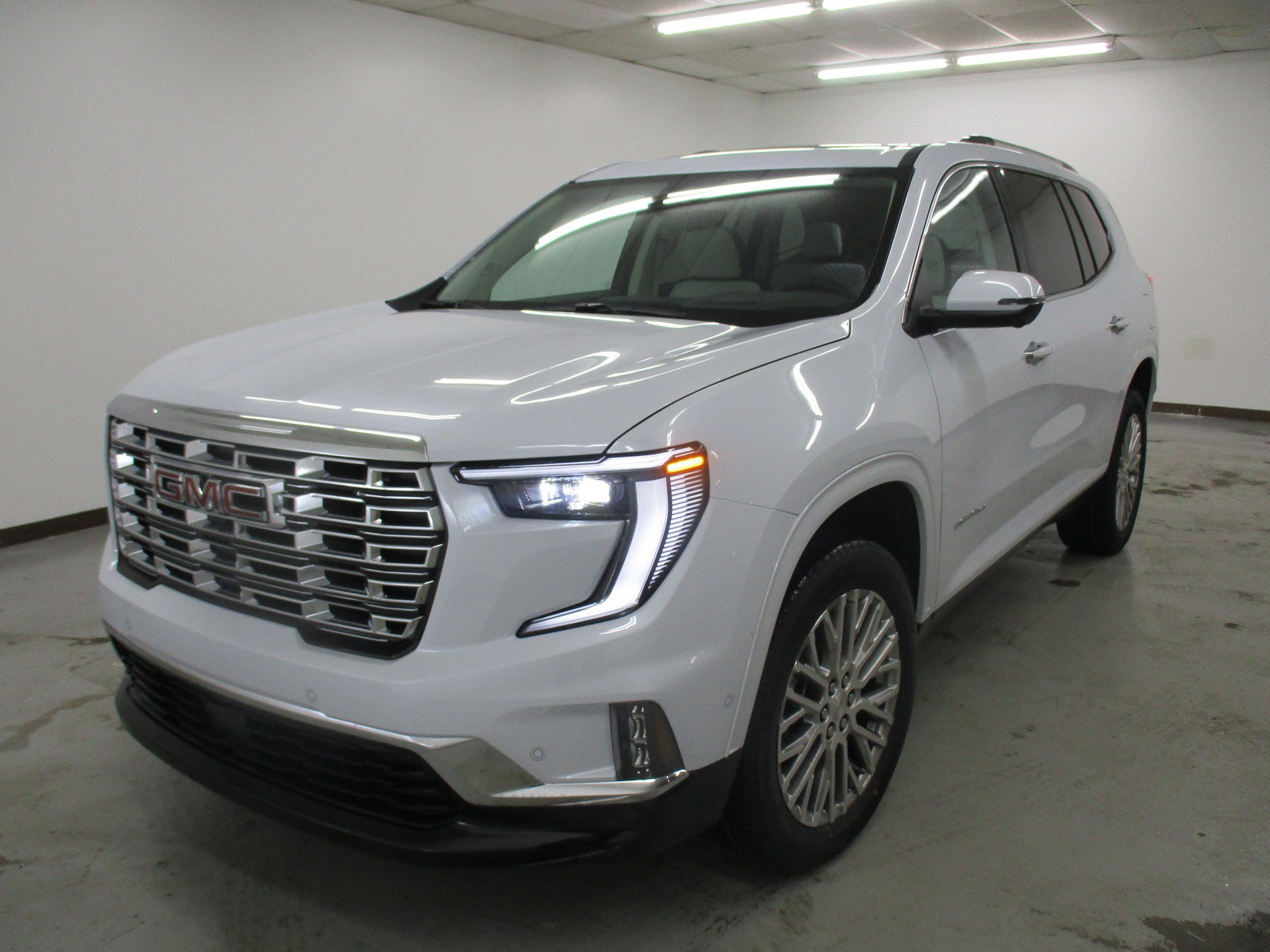 New 2026 GMC Acadia Denali w/ Super Cruise Package