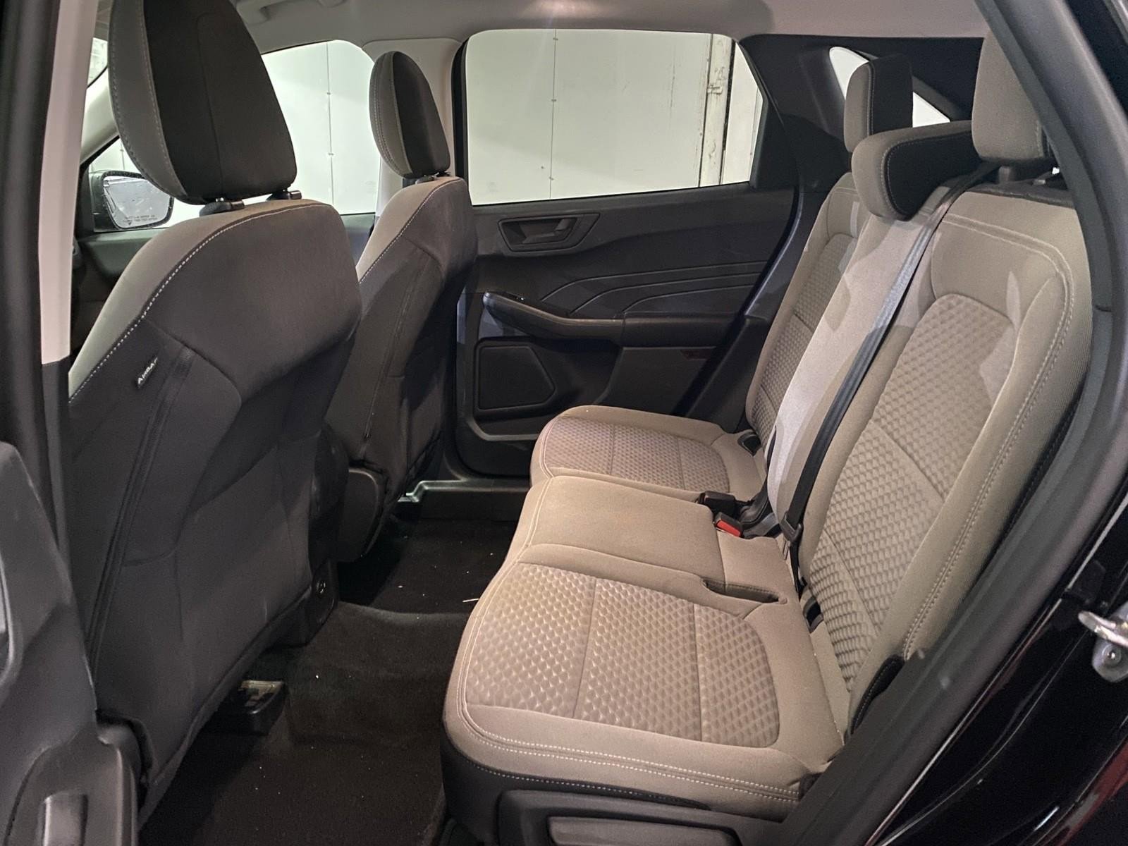 Used 2022 Ford Escape SE image 17