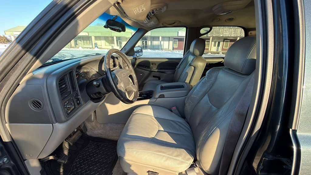 Used 2003 Chevrolet Tahoe LS image 11