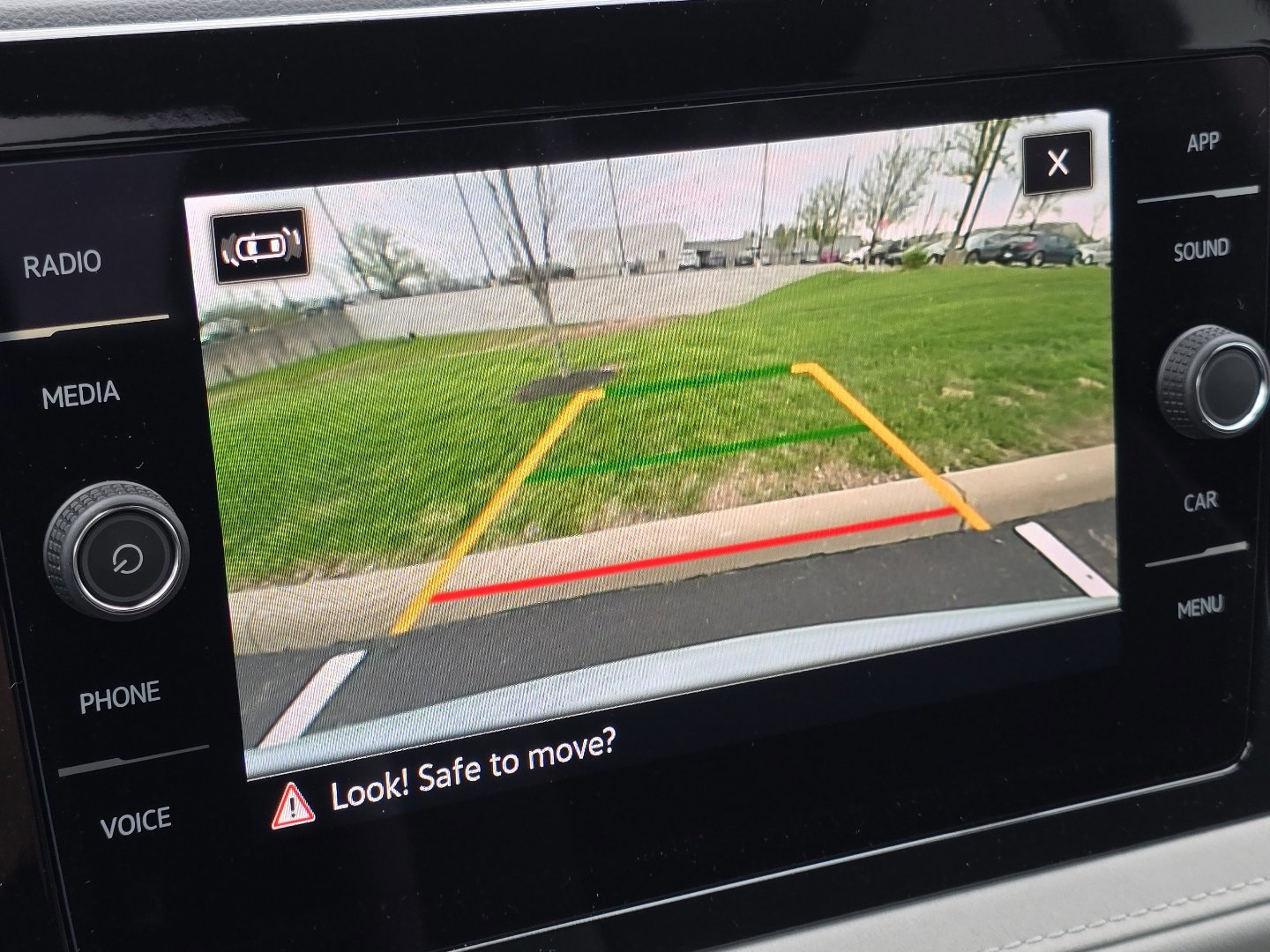 New 2026 Volkswagen Taos SE FWD image 3