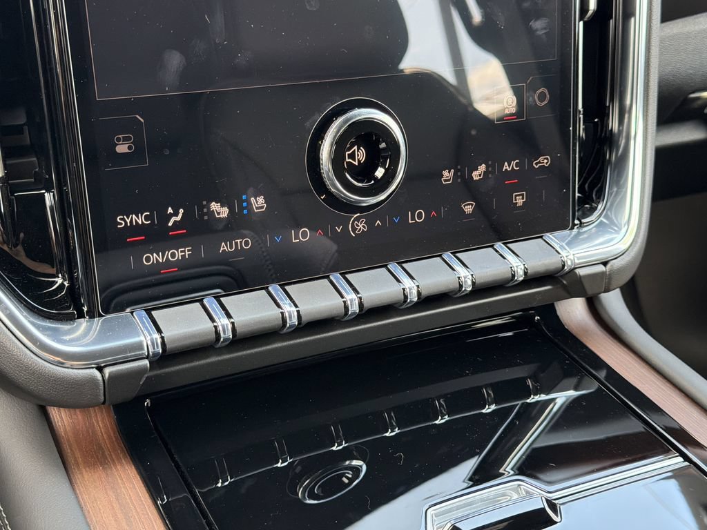 New 2026 GMC Yukon XL Denali w/ Sun & Power Step Package AWD/4WD image 6
