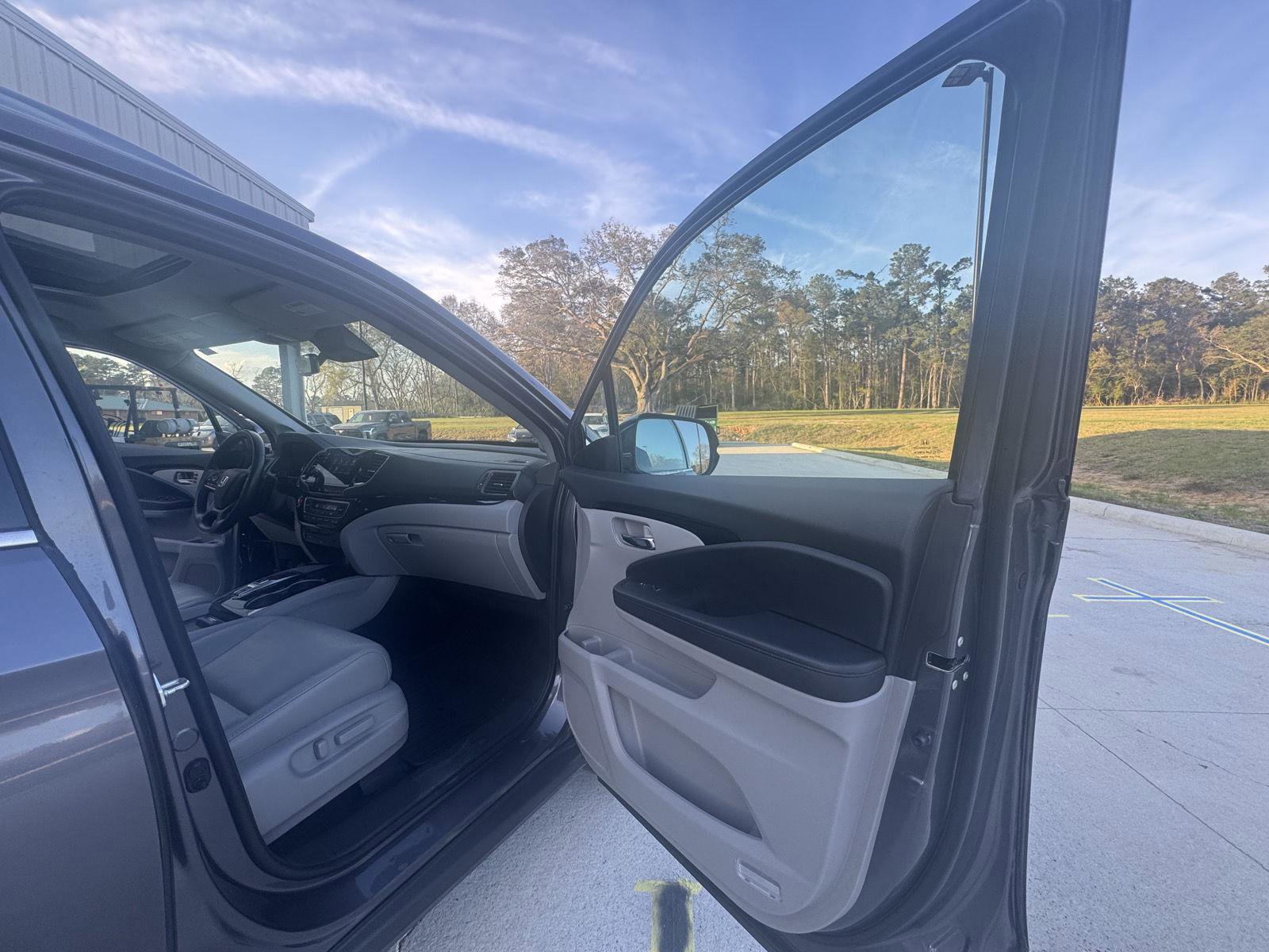 Used 2022 Honda Pilot Touring image 12