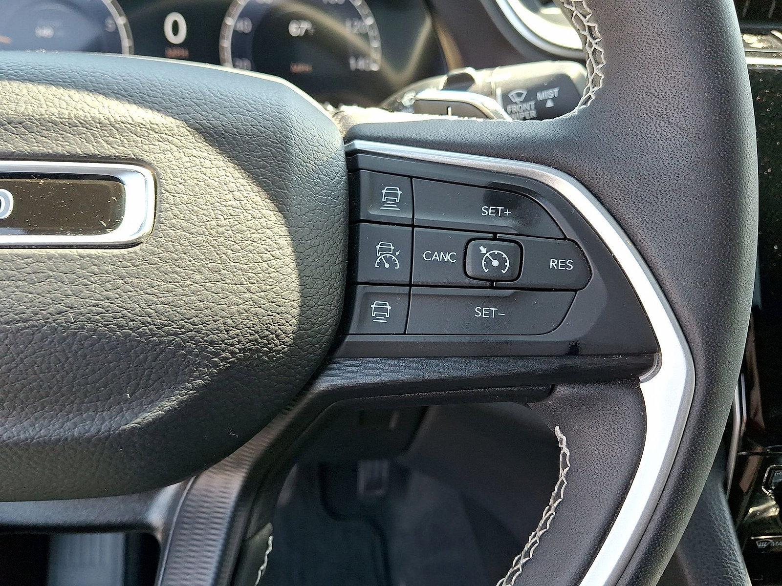 Used 2023 Jeep Grand Cherokee L Laredo AWD/4WD image 18