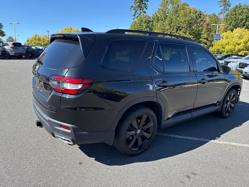 Used 2025 Honda Pilot Black Edition image 5