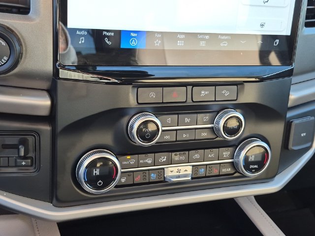 Used 2024 Ford Expedition XLT AWD/4WD image 27