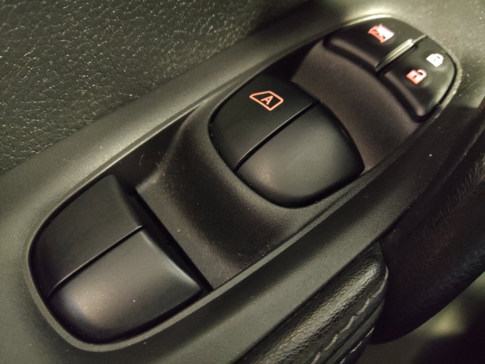 Used 2020 Nissan Rogue Sport SV image 27