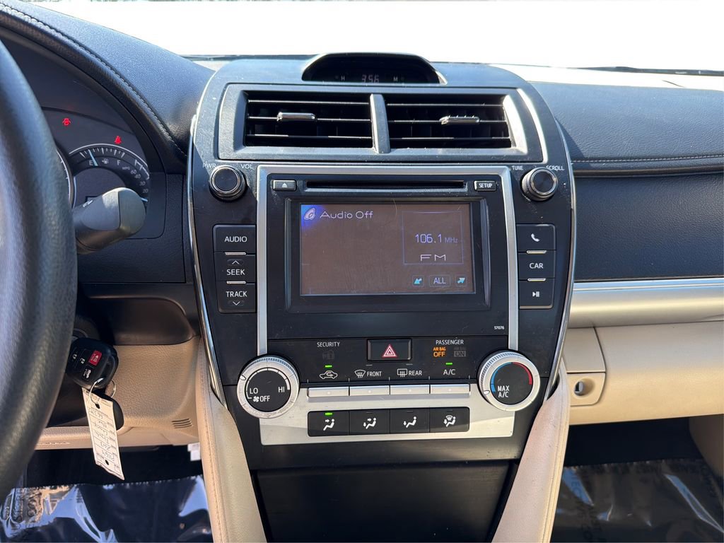 Used 2013 Toyota Camry LE image 15